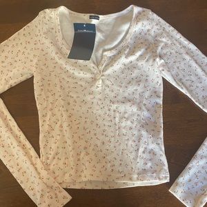 Brandy Melville quarter button up